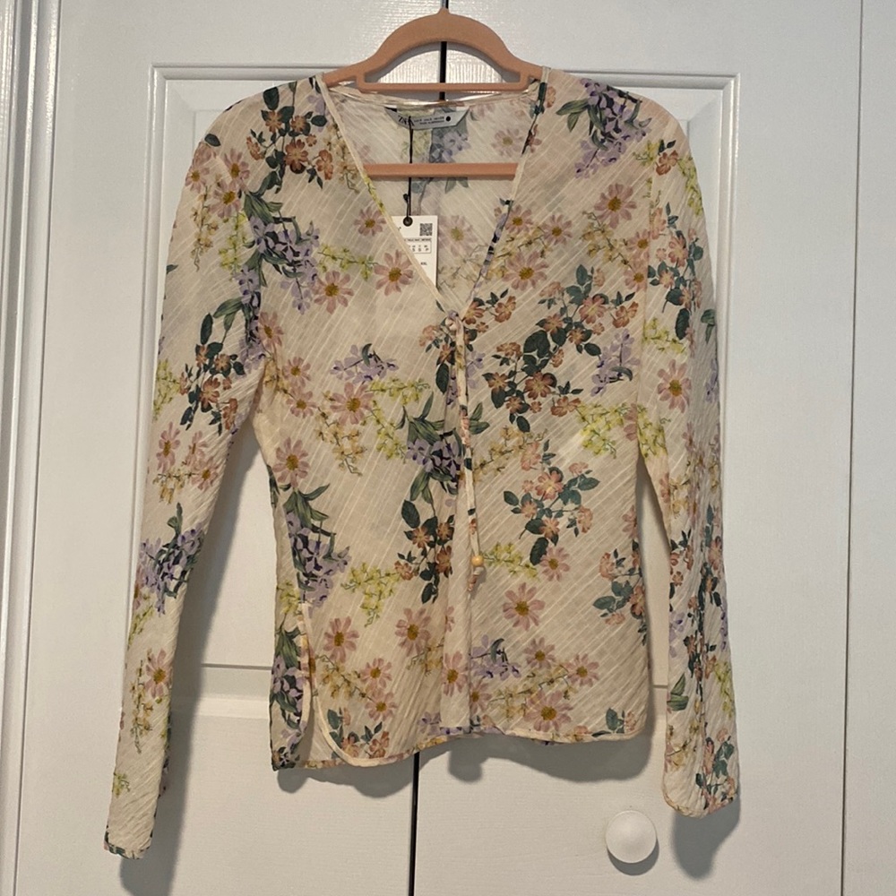 NWT! Zara Structured Floral Blouse (S)